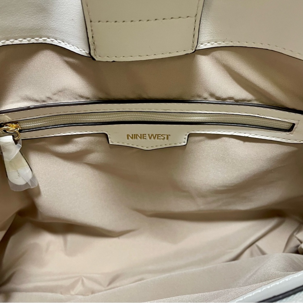 Nine West Navy Chain Link Design with Cream/White Accent Tote, NWOT - Picture 8 of 15